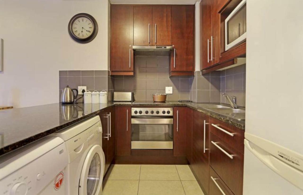 Portico 606 Apartment Bloubergstrand Exterior photo